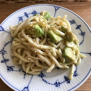 アボカドとたらこパスタソースうどん